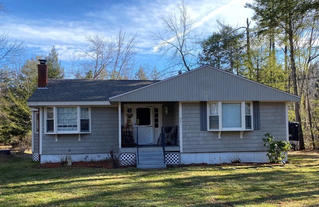 Direct Water Access to Lake! w/ Boat Dock, Heat, AC, TV & Internet, Sleeps 6