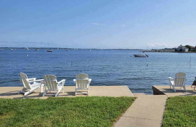 Direct Waterfront home, fully furnished, relax & enjoy
