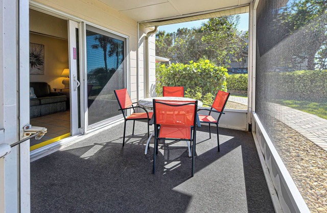 Directly on the Gulf - Unit 10 - 1 Bedroom - Ground Floor - Sleeps up to 3