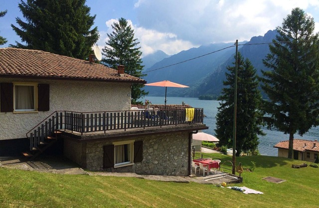 Direkt am See mit Terrasse und zwei Schlafzimmern