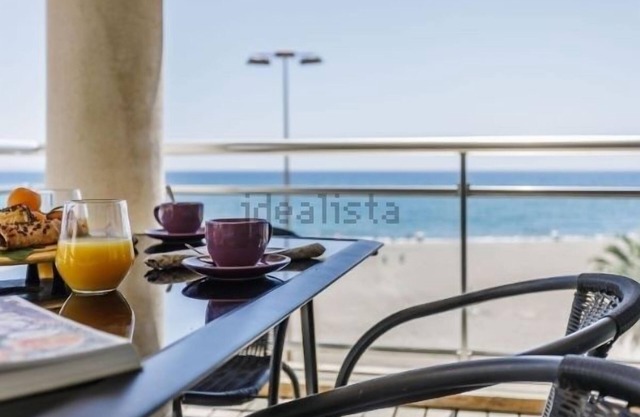 Rabatt! Fantastisches 270 m2 Penthouse mit herrlichem Meerblick direkt am Strand