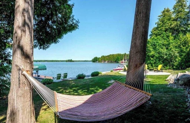 Discounted rates at spacious Kawartha cottage.