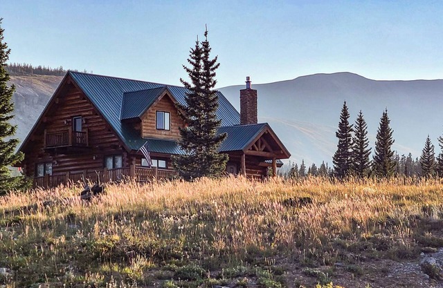 Discounts! Epic Views, Spectacular Custom Log Cabin w/Hot Tub, Fireplace - Moose Tracks Cabin