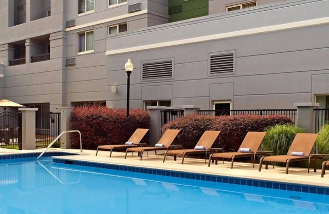 Discover Atlanta's Premier Hotel Experience! 2 Relaxing Units, Pets Allowed!