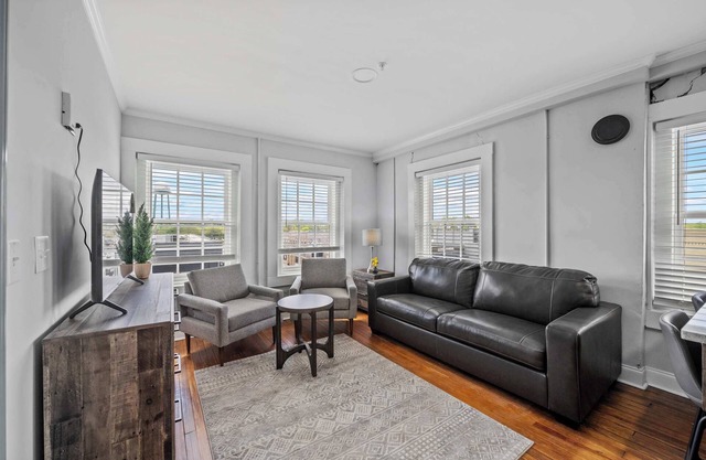 Discover Conway Trendy Downtown Loft