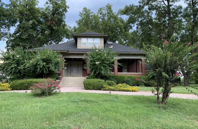 Discover Dardanelle charm, steps away from Arkansas River