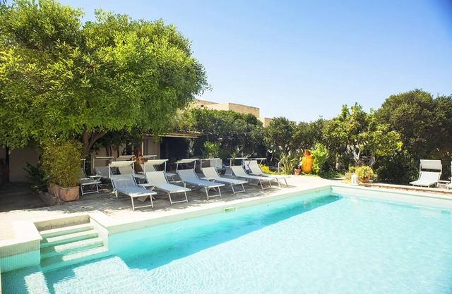 Einzigartige 7BR Villa mit steinigem Pool und riesigem Garten im Herzen von Salento