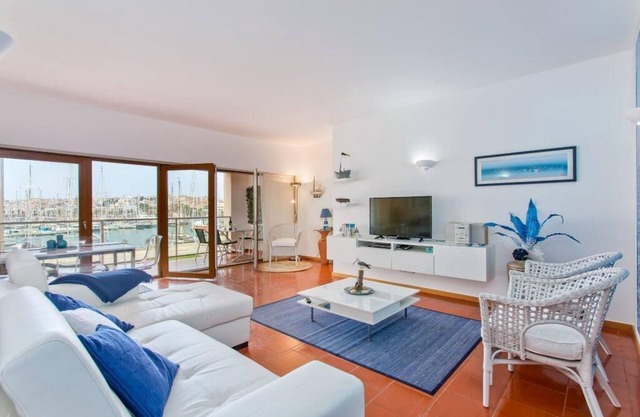 DISCOVER Marina CAIS - 2 bedroom apartment for Family or Friends