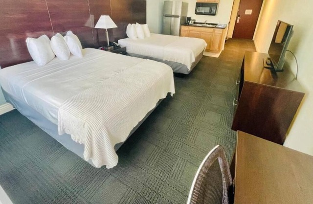 Discover More of Cuero, TX! Pet-friendly Unit w/ Kitchenette, FREE Parking!