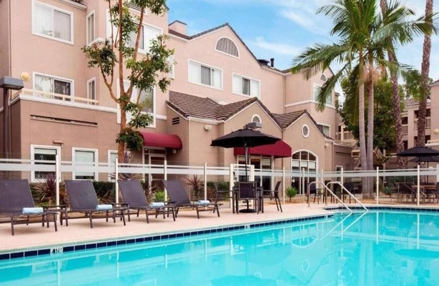 Discover the Best of Carmel Mountain Area! W/ Private Kitchenette! Pets allowed!