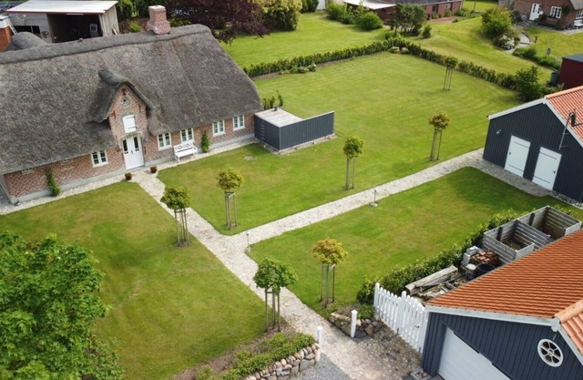 „Haus Frieda: Historisches Reetdachhaus für die ganze Familie“