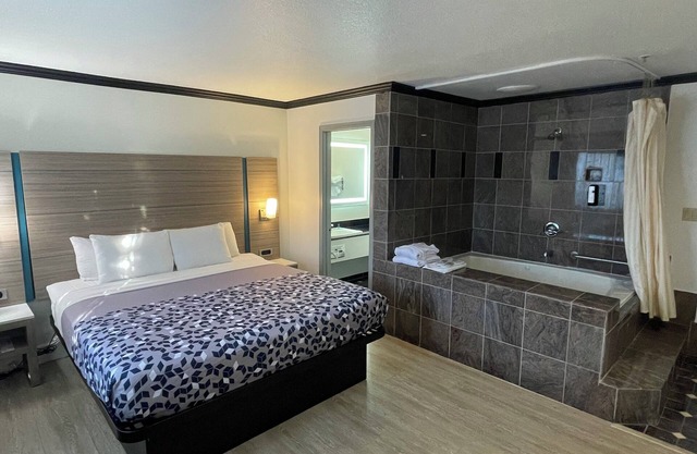 Discovery Inn