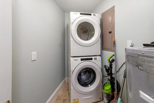 Discreet Retreat