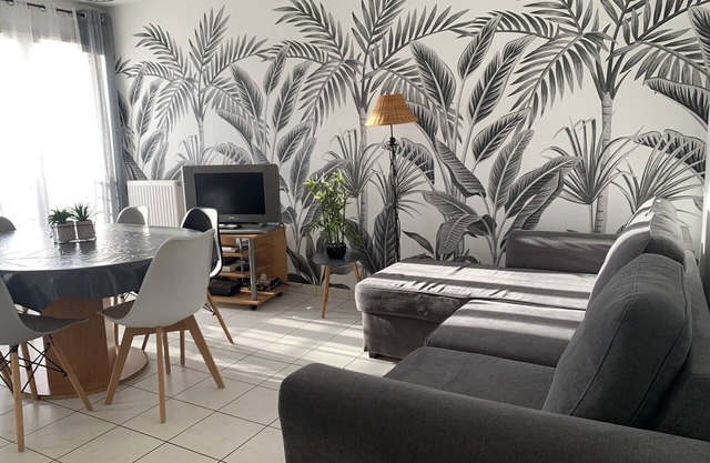 2Bedrooms / 8pax WIFI Wohnung, Disneyland 3mn: RER STATION Chessy-Val d'Europe