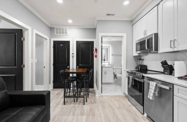 District Getaway+2Bed+1 Bath Condo+Private Parking