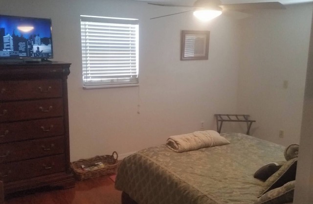 Diver's Den, a diver's dream cottage, only 2 miles to the best diving north FL