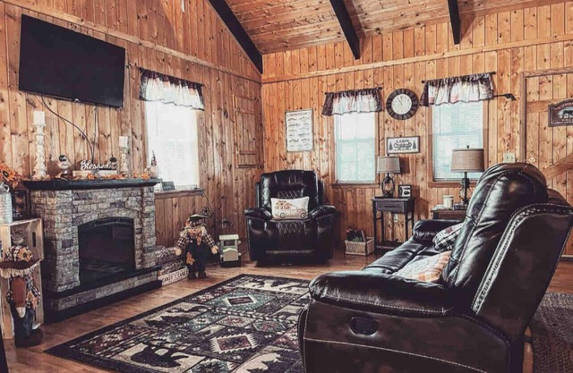 Dixie Sticks-Little River Canyon retreat