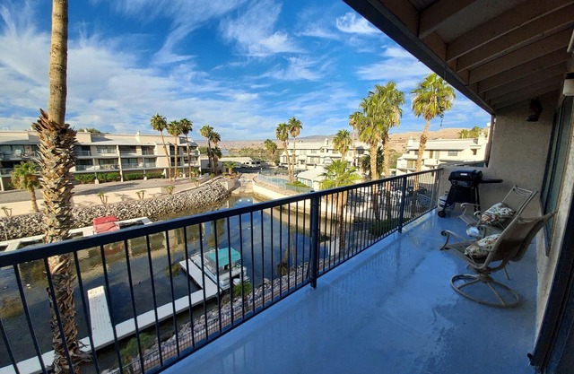 Gated Community, Private Dock/Marina, Great Location with River Views!