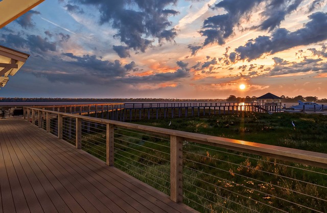 Dock and Dwell at the Winyah Bay Club, Pool, Outdoor Lounge/Grill and Boat Slip included!