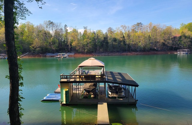 Dock Life at beautiful Norris Lake!!!