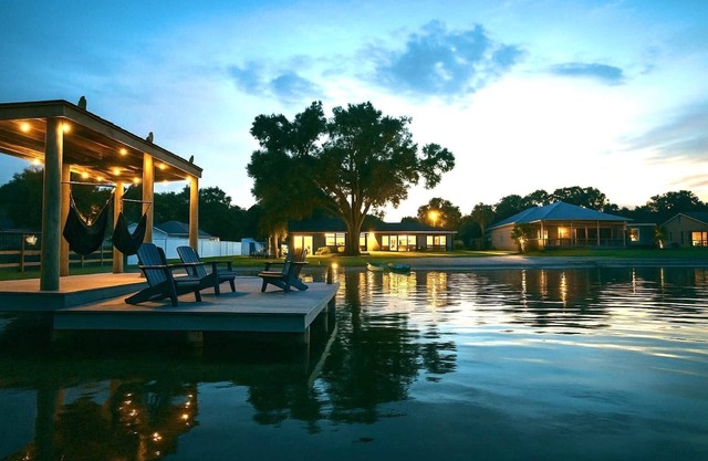 Dockside Oasis & Private Beach - Hot Tub - Jet Ski