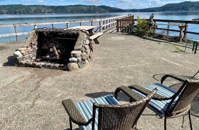 Dockside ~ Private Waterfront Paradise