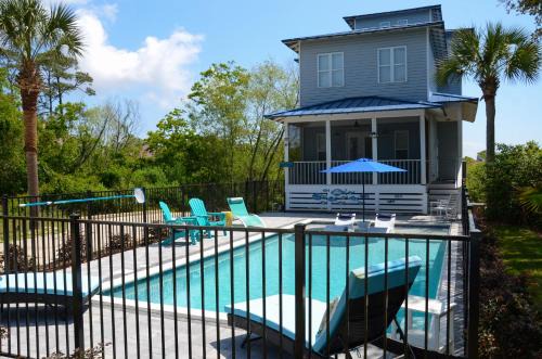 Doctor's Orders 2 Short Walk to Private Deeded Beach Sleeps 14