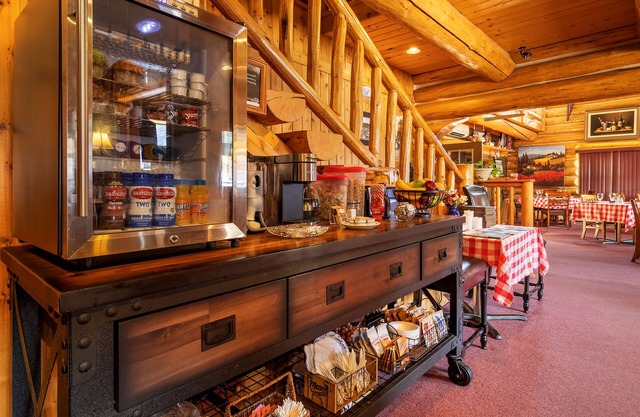 Dodge Peak Lodge