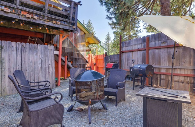 Dodge Ridge Pinecrest Mountain Cabin: Near Hiking!