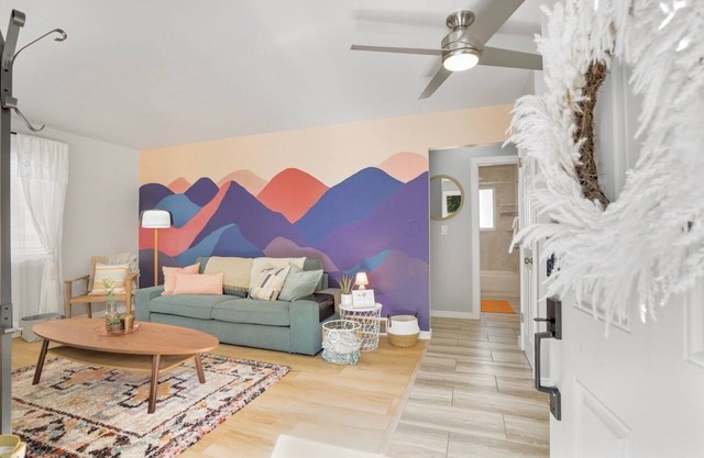 Dog/Cat Friendly ~ Lil' Love Shack ~ Private Yard