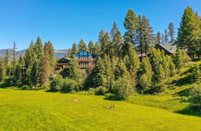 Dog Creek Lodge; Luxury Estate Near Whitefish, MT