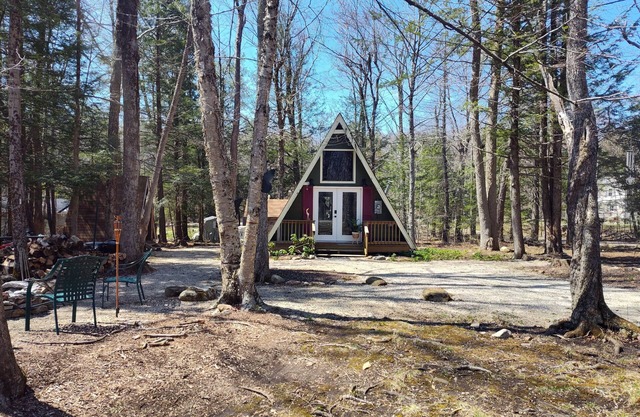 Dog Friendly A-Frame in the Berkshires! Walk to lake with beach access!