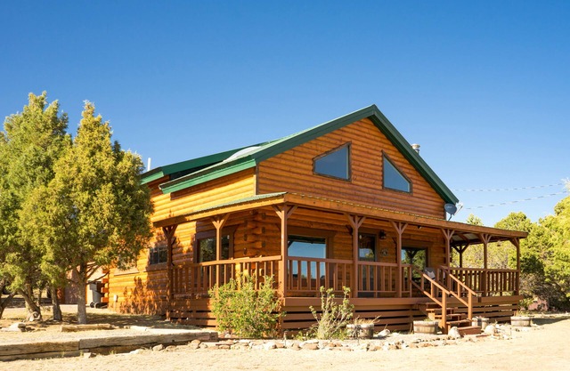 Dog-friendly alpine home with mountain views - great for ATVs and fishing