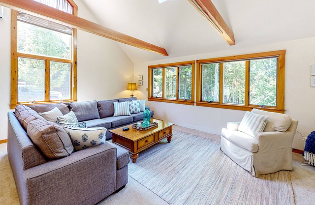 Dog-friendly beach house with WiFi, private washer/dryer, deck, beautiful views