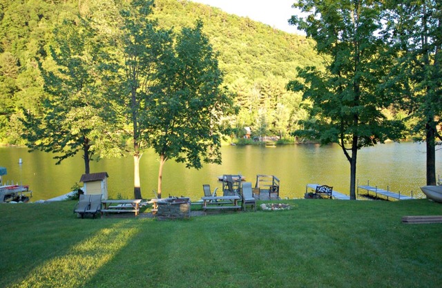 Dog-Friendly cottage w/free WiFi, water views, great location
