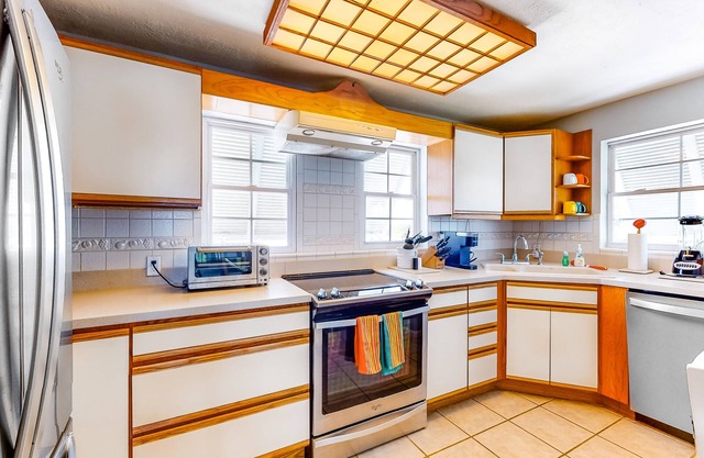 Oceanfront, Dog-Friendly Home w/Private Dock, Free WiFi, Gas Grill, A/C