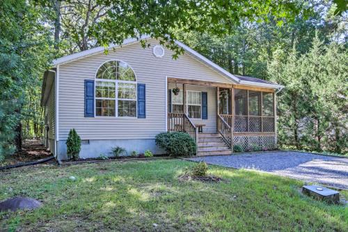 Dog-Friendly Getaway 9 Mi to Ocean City Beach!