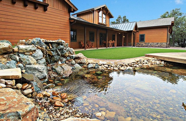 Hundefreundliche Pension auf 60 Hektar - Aussicht, Teich, Wanderwege, Whirlpool & mehr!