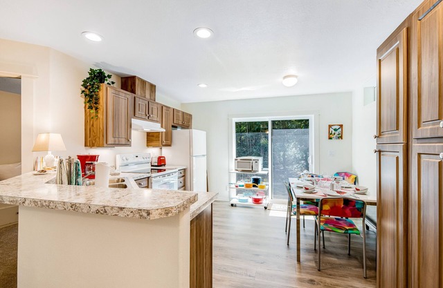Dog-Friendly Home w/ Woodland View & Washer/Dryer - Near Golf, Marina & Lakes!