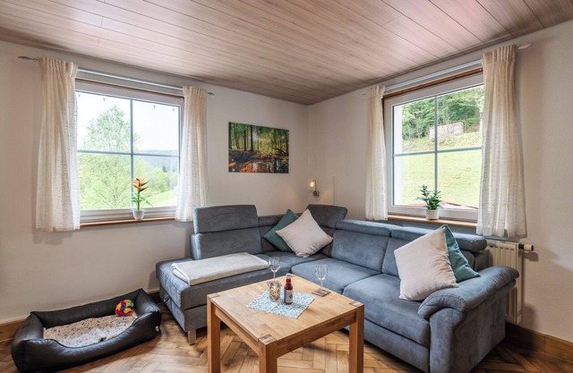 Kinder-hundefreundliche Ferienwohnung Wildbach, 80qm, 2 Schlafzimmer, Infrarotsauna