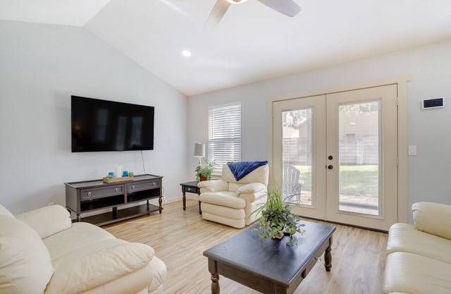 Dog-Friendly Home in The Woodlands w/ Fenced Yard!