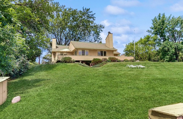 Dog-friendly, home on Lake Champlain with panoramic views of the Green Mountains