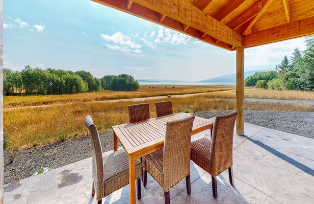 Dog-friendly home overlooking Lake Cascade with great patio, huge views & WiFi