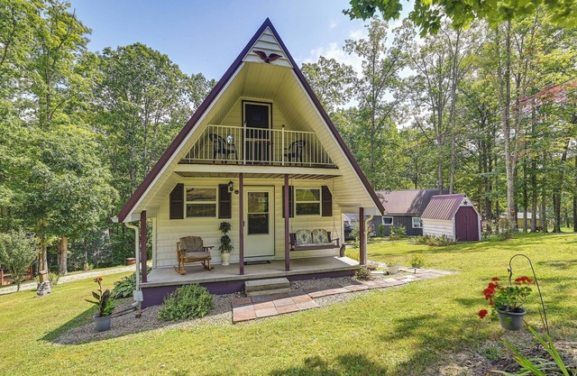 Dog-Friendly Home Rental ~ 5 Mi to Cave Run Lake!