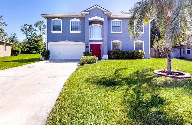 Dog-friendly home with patio, grill, board games, & AC - convenient to airport