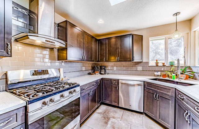 Dog-Friendly Home w/ a Large Yard, Free WiFi, Washer/Dryer, & Pool Table