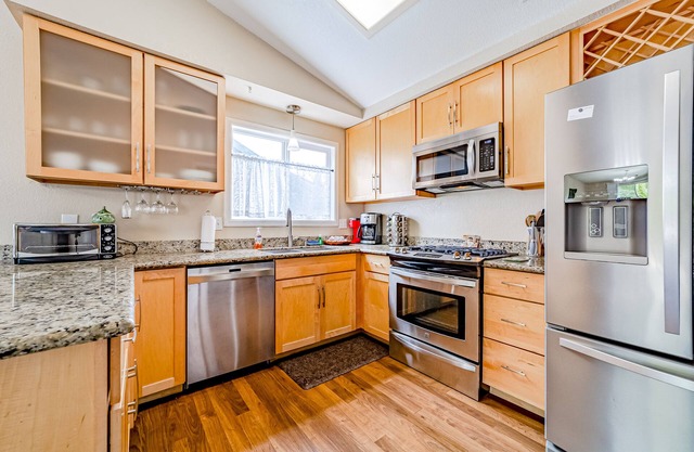 Dog-Friendly Home with Private Hot Tub, Large Deck, Fire Table & Washer/Dryer