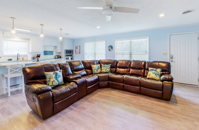 Dog-friendly home w/ a furnished patio, free WiFi, & central A/C- near cove