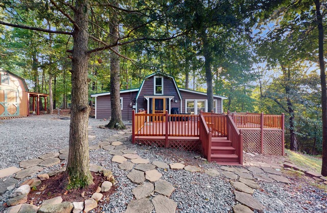 "Dog-Friendly Home with Stunning Mountain Views & Cozy Outdoor Escape"