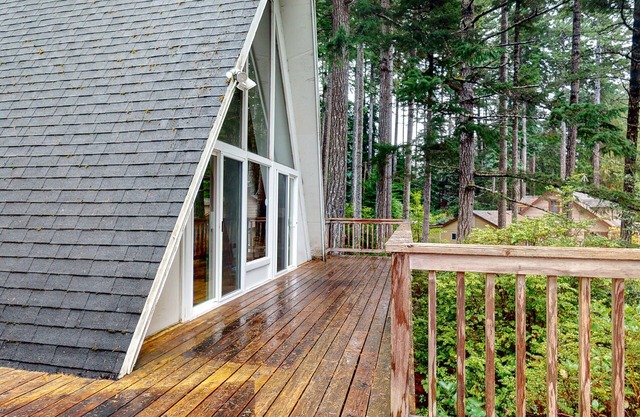 Dog-Friendly Home with Expansive Deck with Hot Tub and Dock on Woahink Lake